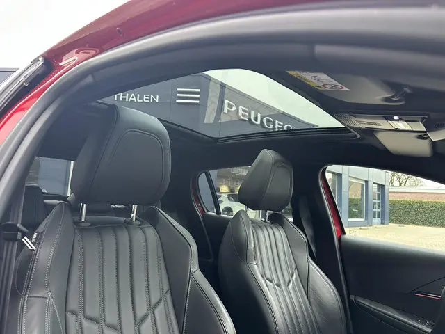 Peugeot 208 1.2 Turbo 100 PK GT Pack 2021 Benzine 46