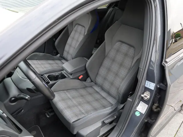 Volkswagen Golf GTE 2022 Hybride Benzine 7