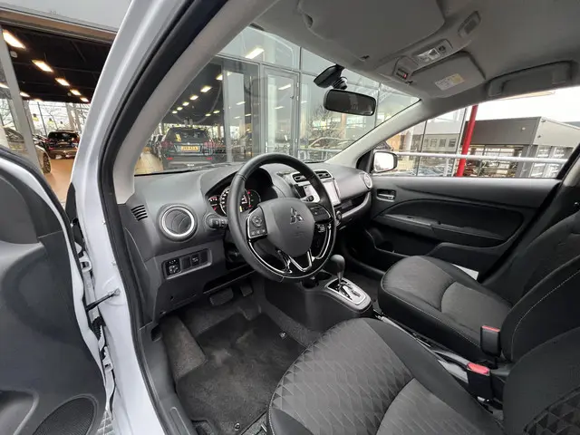 Mitsubishi Space Star 1.2 Dynamic 2024 Benzine 17