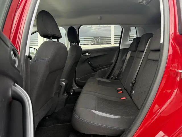 Peugeot 2008 1.2 PureTech Signature 2019 Benzine 8