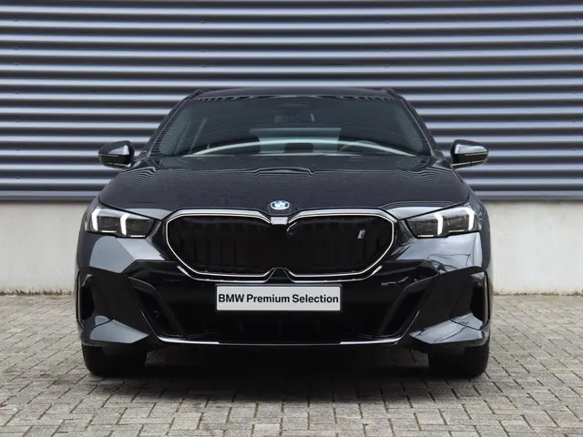 BMW i5 Touring eDrive40 2025 Elektrisch 3