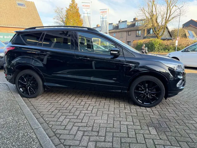 Ford Kuga 1.5 EcoBoost Vignale 2018 Benzine 4