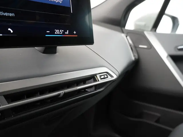 BMW iX xDrive45 101 kWh 2026 Elektrisch 23