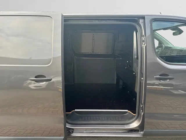 Toyota ProAce Worker 2.0 D-4D Live Long Aut- 2022 Diesel 23