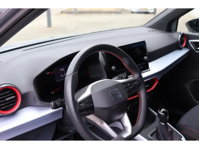 SEAT Arona 1.0 EcoTSI Style Business Connect 2024 Benzine 6
