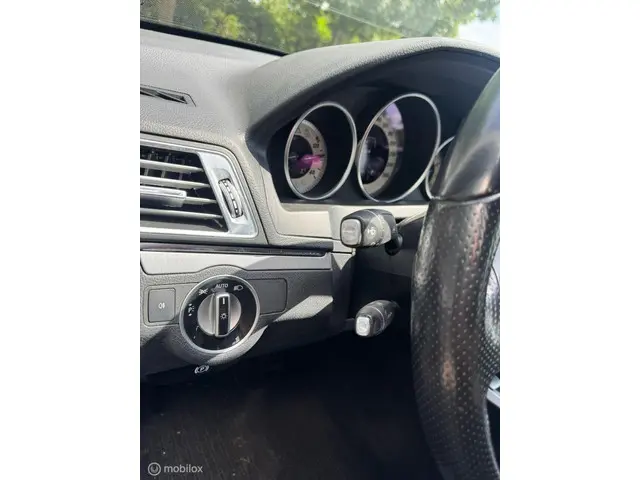 Mercedes-Benz E-Klasse Coupé 320 2015 Benzine 14