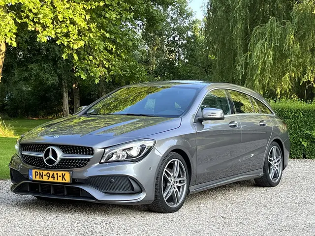Mercedes-Benz CLA 180 AMG Line 2017 Benzine 26
