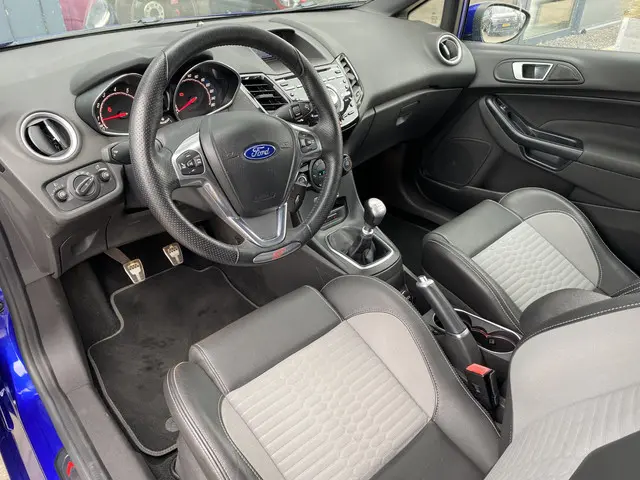 Ford Fiesta 1.6 ST2 182PK 2014 Benzine 12