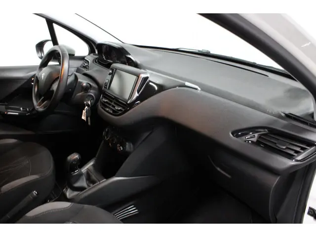 Peugeot 208 1.2 VTi Active 2014 Benzine 17