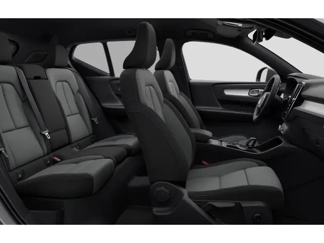 Volvo XC40 2.0 B3 Business Edition 2025 Benzine 8