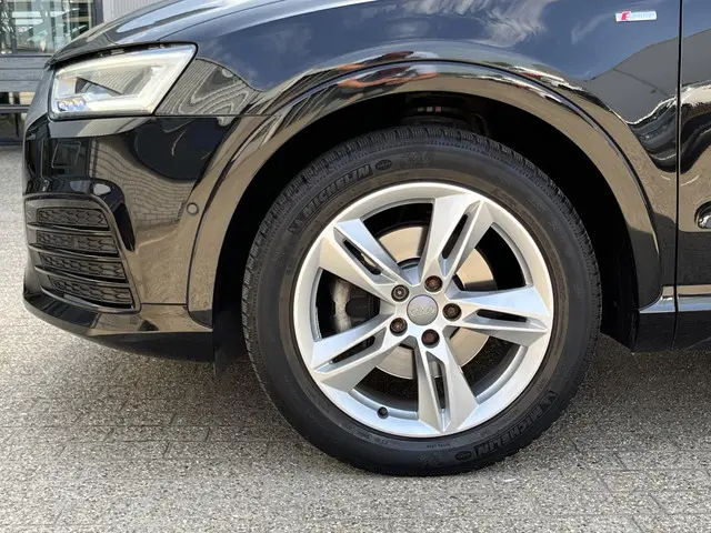 Audi Q3 2.0 TFSI quattro Sport Pro Line S 2015 Benzine 39