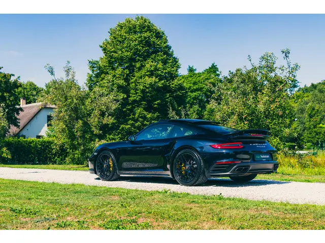 Porsche 911 3.8 Turbo S 2016 Benzine 67