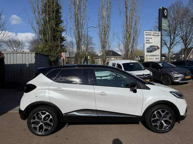 Renault Captur 1.3 TCe 150pk EDC Intens 2019 Benzine 4