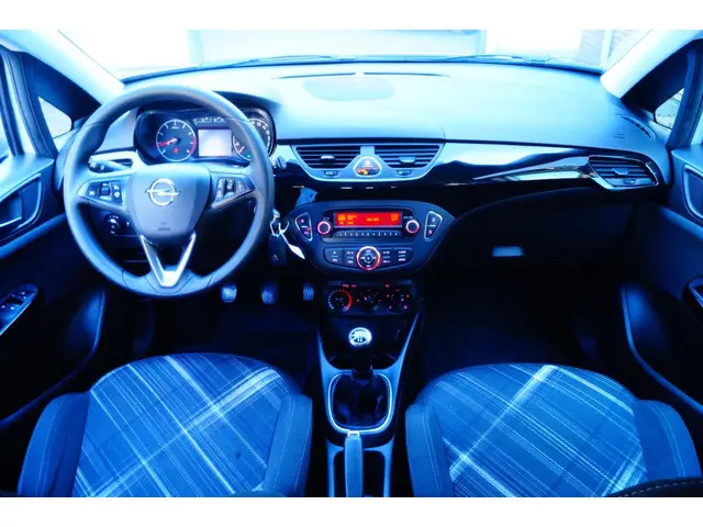 Opel Corsa 1.4 Edition 2015 Benzine 9