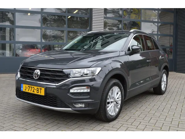 Volkswagen T-Roc 1.5 TSI Style Business 2020 Benzine 2