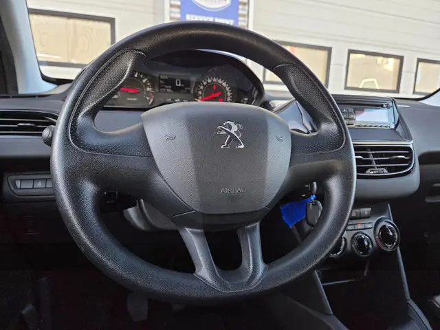 Peugeot 208 1.0 VTi Access 2014 Benzine 17
