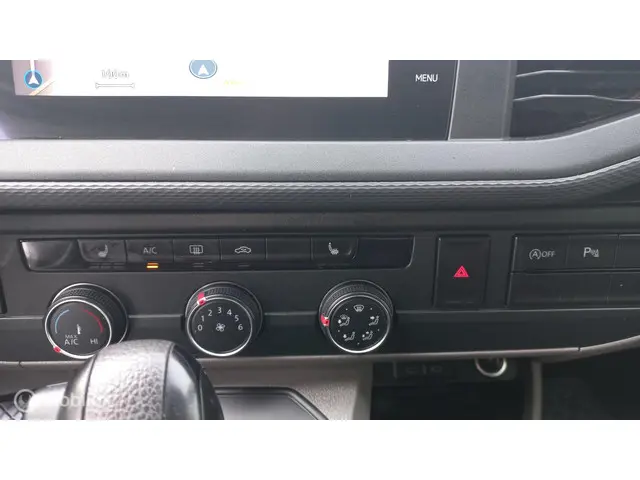 Volkswagen Transporter 2.0 TDI L2H1 30 DC 2020 Diesel 18