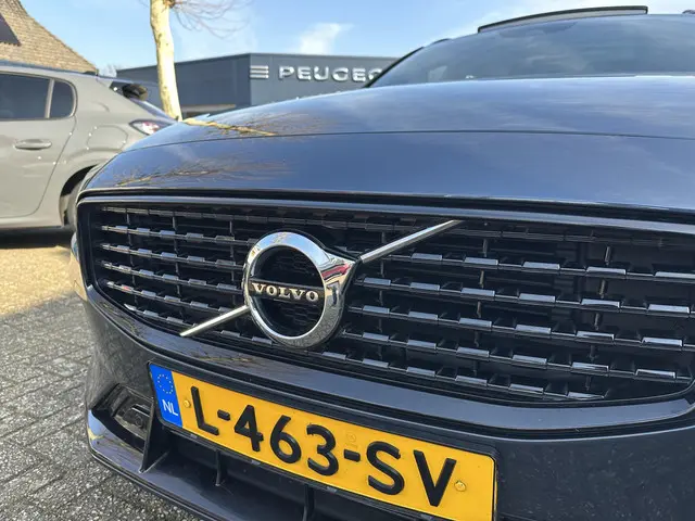 Volvo V60 2.0 B3 163 PK R-Design Automaat 2021 Benzine 37