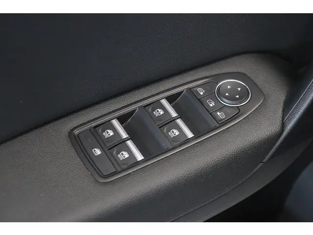 Renault Captur 1.3 160 Pk techno Automaat 2023 Benzine 29