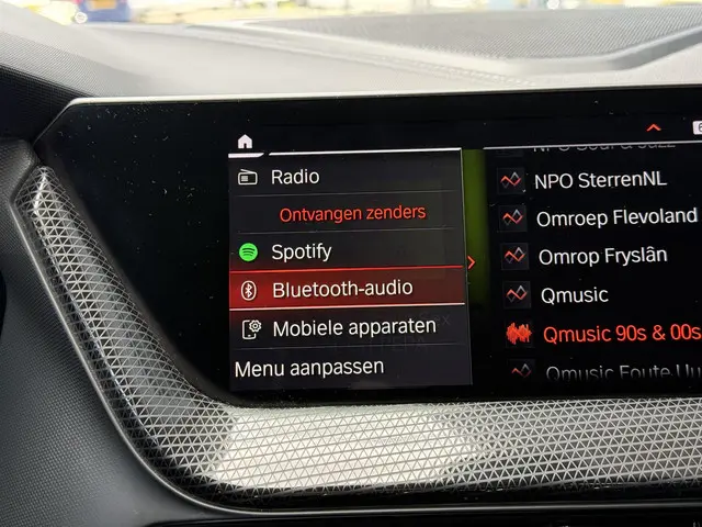 BMW 1 Serie 118i Executive Ed. Sport 2022 Benzine 23