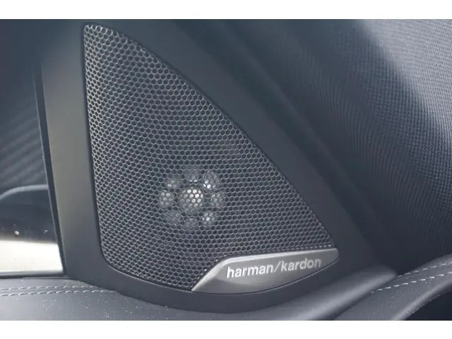 BMW M4 xDrive Competition Coupé 2023 Benzine 33