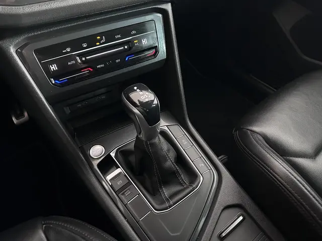 Volkswagen Tiguan 1.5 TSI R-Line Business+ 2021 Benzine 22