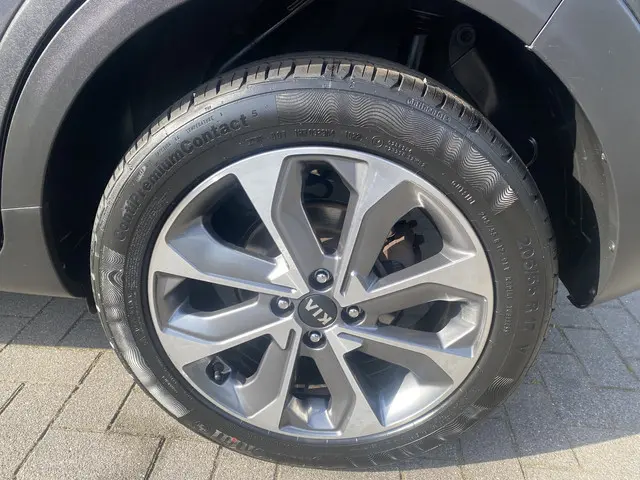 Kia Stonic 1.0 T-GDi ExecutiveLine 2019 Benzine 23