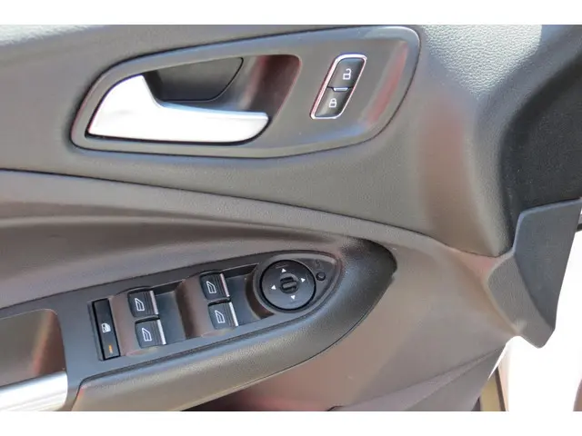 Ford Kuga 1.5 Trend , AIRCO , NAVI , LM VELG 2016 Benzine 12