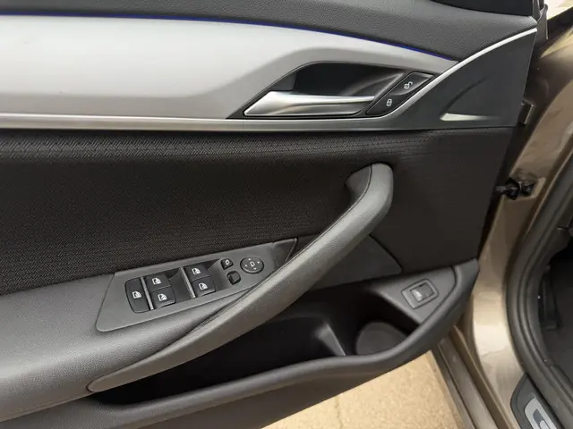 BMW 5 Serie Touring 520d Executive 2019 Diesel 17