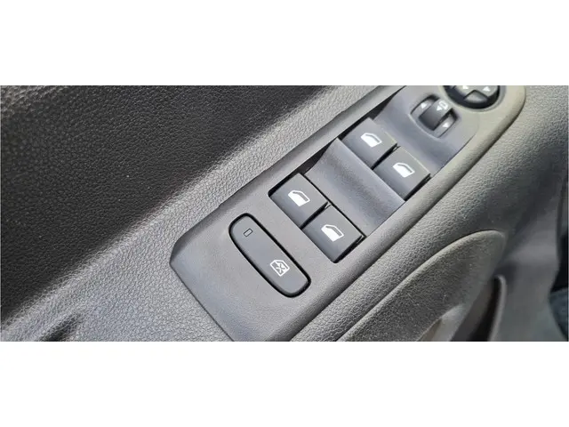 Opel Combo Tour 1.2 Turbo L2H1 Edition 7p. 2020 Benzine 16