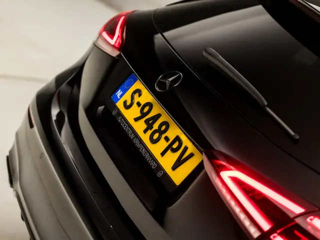 Mercedes-Benz A-Klasse 220 4MATIC AMG 2019 Benzine 35