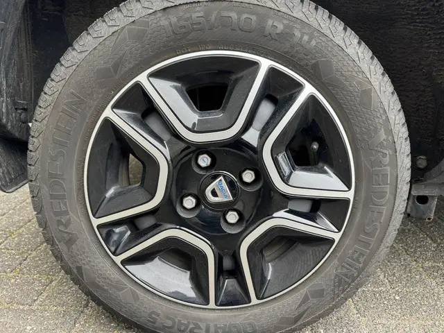 Dacia Spring Comfort Plus 27 kWh 2023 Elektrisch 28