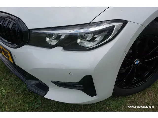 BMW 3 Serie Touring 320i 2020 Benzine 26