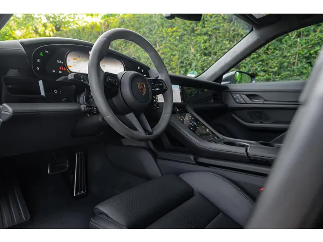 Porsche Taycan Sport Turismo GTS 2023 Elektrisch 4