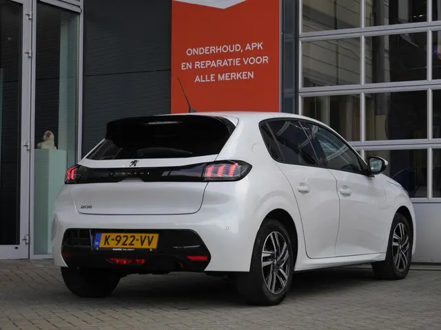 Peugeot 208 1.2 PureTech Allure Pack 2021 Benzine 5