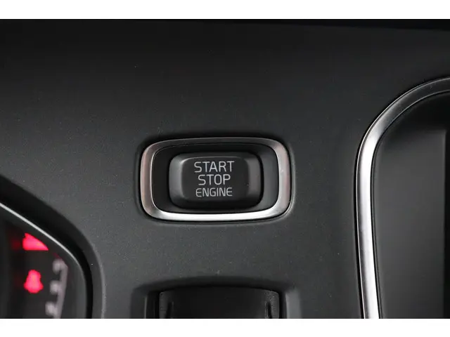 Volvo V40 1.5 T3 R-Design 2019 Benzine 45