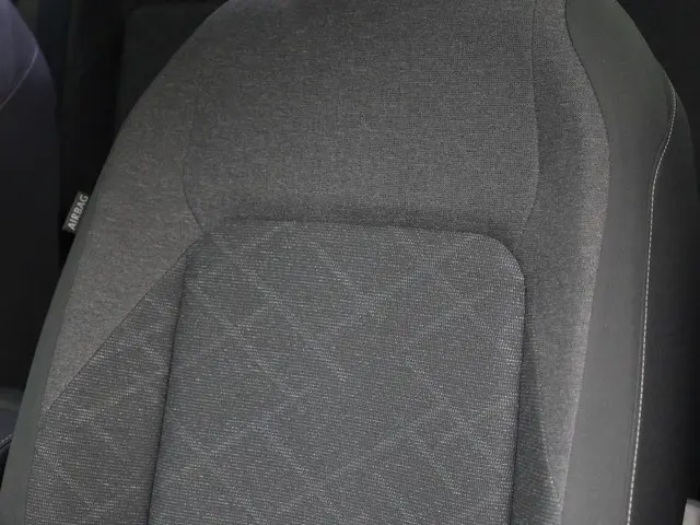 Volkswagen Golf 1.0eTSI/110PK Life DSG 2023 Benzine 18