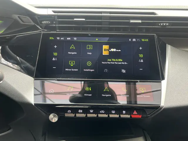 Peugeot 408 Hybrid 136 e-DCS6 GT 2024 Hybride Benzine 11