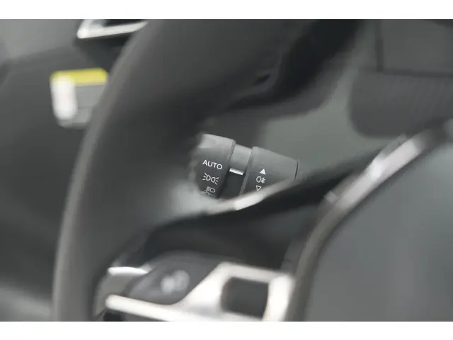 Peugeot 208 PureTech 100 Allure 2022 Benzine 34