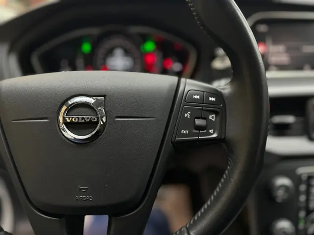 Volvo V40 2.0 T2 Momentum NAVI CRUISE PDC 2017 Benzine 19
