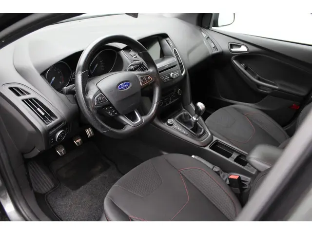 Ford Focus 1.0 ST-Line 2017 Benzine 10