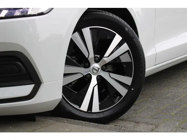 Volvo V60 B3 Automaat Momentum Advantage 2021 Benzine 12