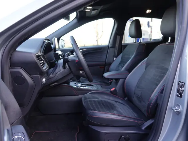 Ford Kuga 2.5 PHEV ST-Line X 2023 Hybride Benzine 5