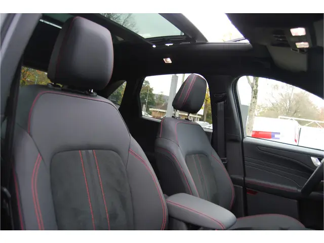 Ford Kuga 2.5 PHEV 243PK ST-Line X 2025 Hybride Benzine 36