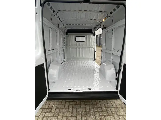 Fiat Ducato 35 2.2D 180pk Automaat L2H2 2024 Diesel 20