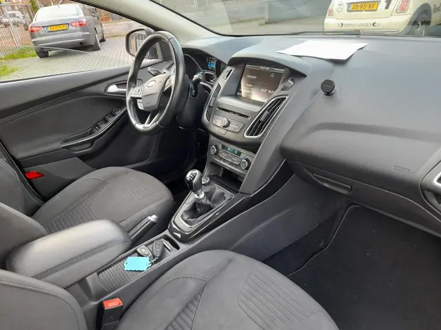 Ford Focus Wagon 1.0 Titanium Edition 2015 Benzine 9