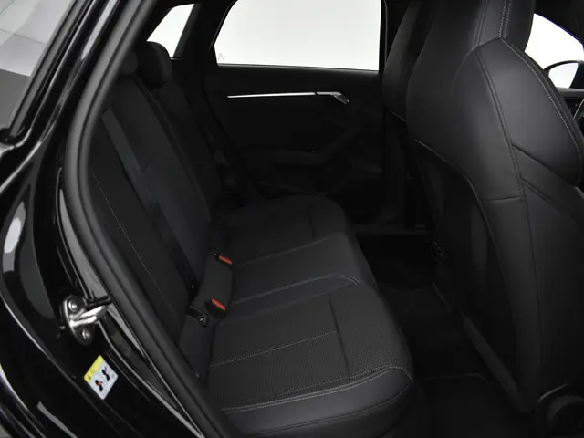 Audi A3 Sportback 30 TFSI S edition 2023 Benzine 17