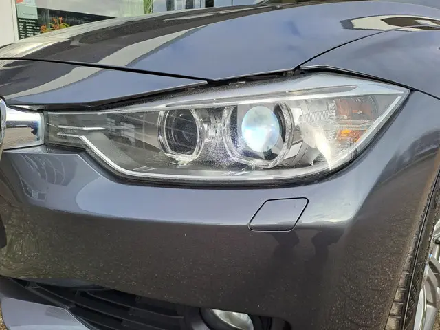 BMW 3 Serie 320i High Executive 2012 Benzine 11