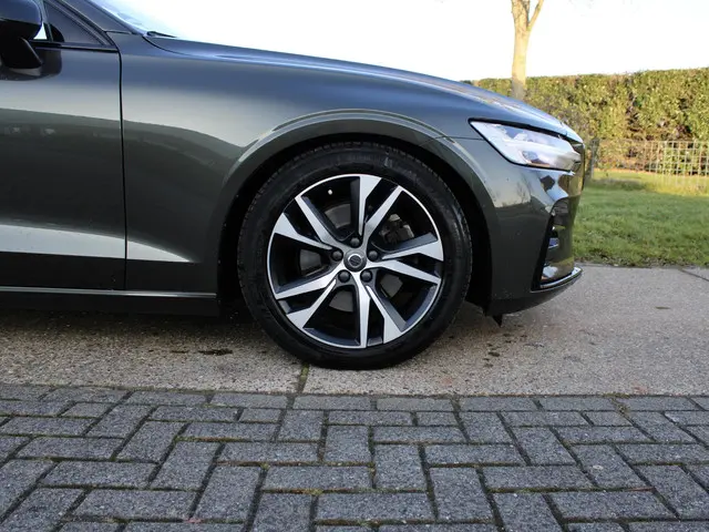 Volvo S60 2.0 B3 R-Design 2021 Hybride Benzine 11