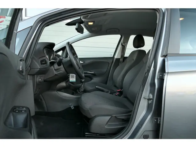 Opel Corsa 1.4 Favourite 2018 Benzine 32